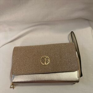 Beautiful two tone Gold Wallet. New Without Tag or Brand.